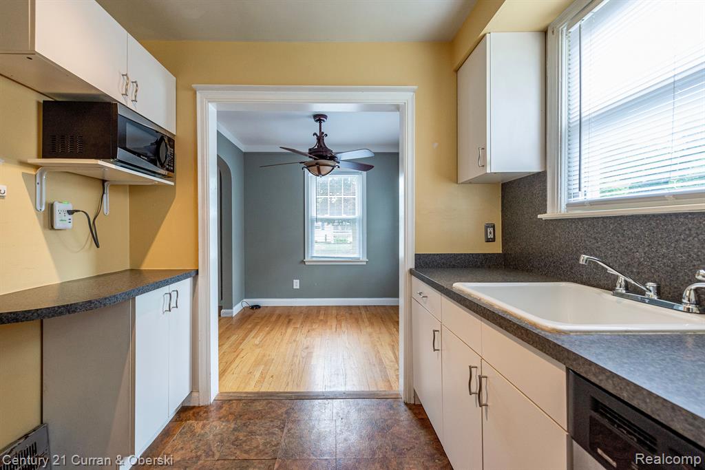 609 N BLAIR Avenue, Royal Oak, MI 48067 — Photo 2