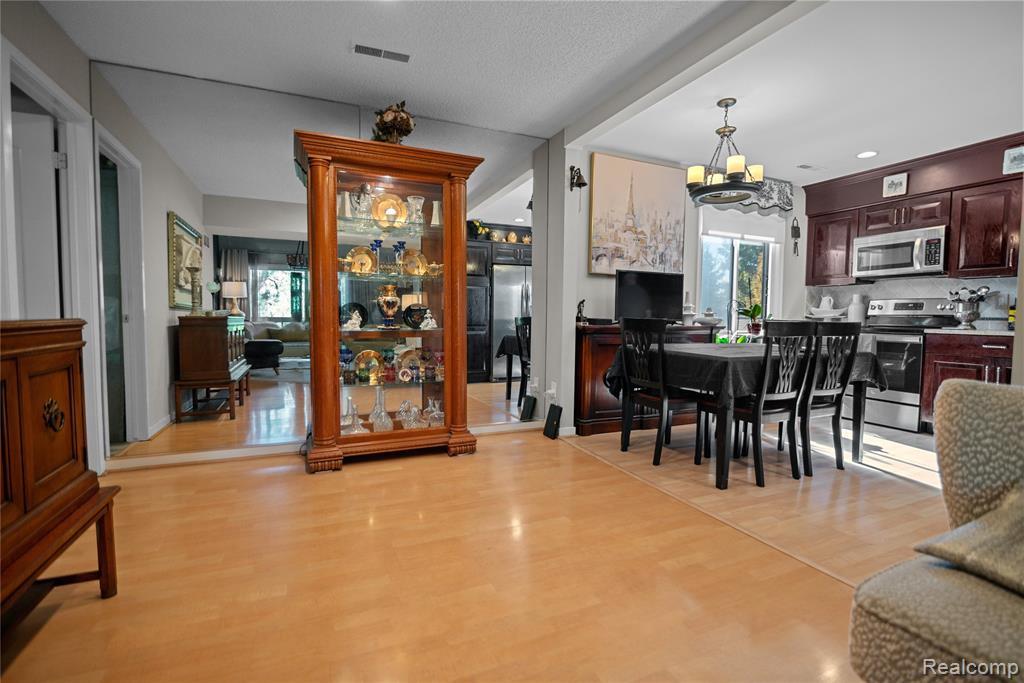 7975 Woodingham, West Bloomfield, MI — Photo 7