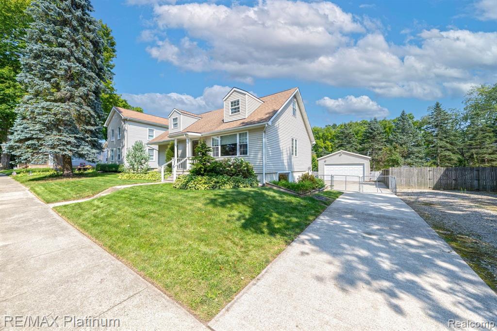 303 BRISTOL Street S, Almont, MI 48003 — Photo 3