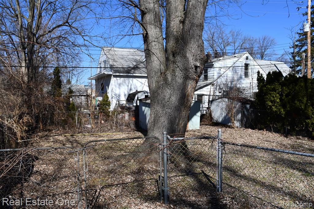 3026 Norcott Drive, Keego Harbor, MI 48320 — Photo 14