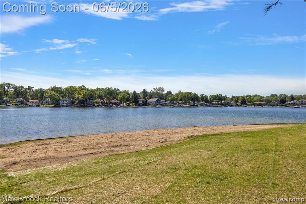6431 Prairie Lawn, Waterford, MI 48329 — Photo 36