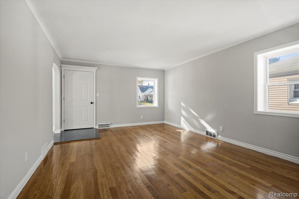 567 E MADISON Avenue, Pontiac, MI 48340 — Photo 10