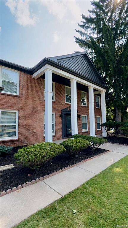 5396 Provincial Drive - Photo 3