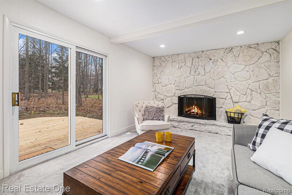 8893 S CHRISTINE Drive, Brighton, MI 48114 — Photo 12