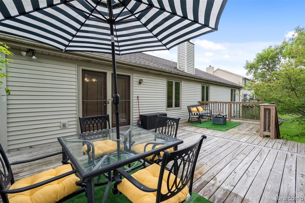 815 Esther Drive, Lake Orion, MI 48362 — Photo 18