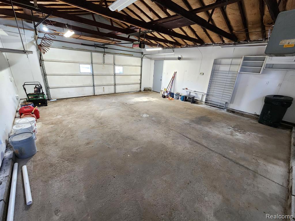 5082 CENTER Road, Grand Blanc, MI 48439 — Photo 16