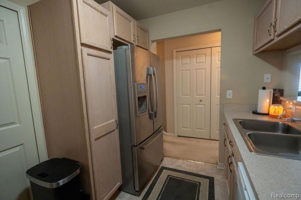 23010 Fairlane Boulevard, Woodhaven, MI 48183 — Photo 15