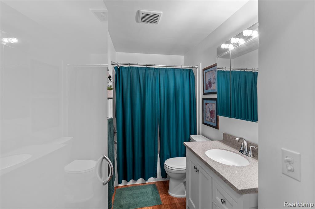 5354 Winshall Drive, Swartz Creek, MI 48473 — Photo 16