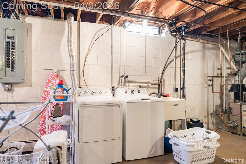 44020 Cottisford Street, Northville, MI 48167 — Photo 34