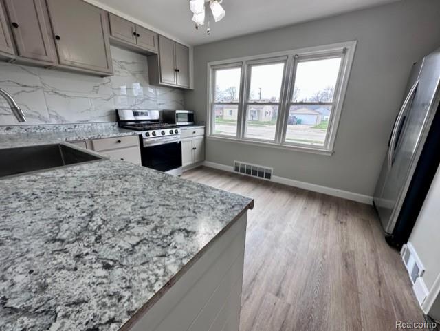 1612 Deering Street, Garden City, MI — Photo 15