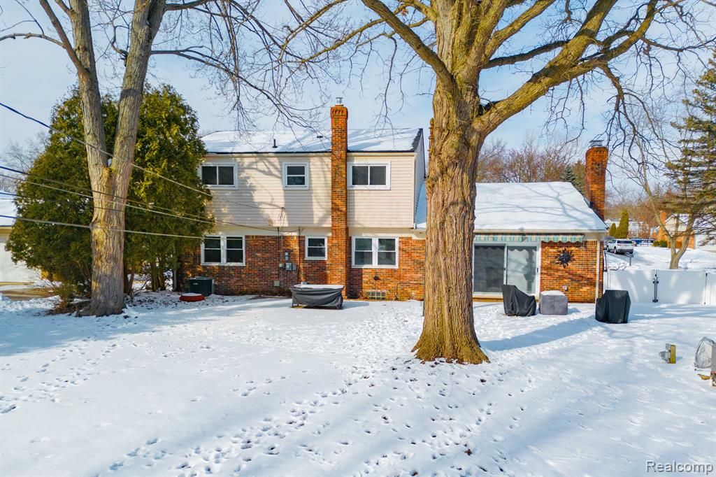 8425 HAMPTON Road, Grosse Ile, MI 48138 — Photo 3