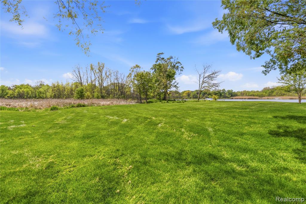 1171 Creekside Court, Burton, MI 48509 — Photo 38