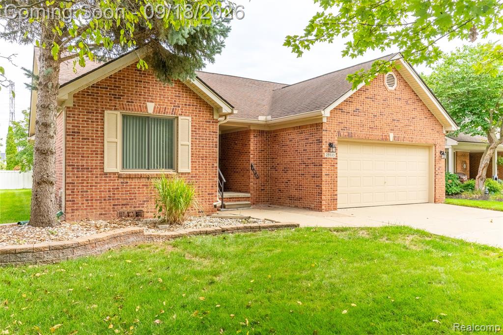 23533 Brentwood Drive, Brownstown, MI 48183