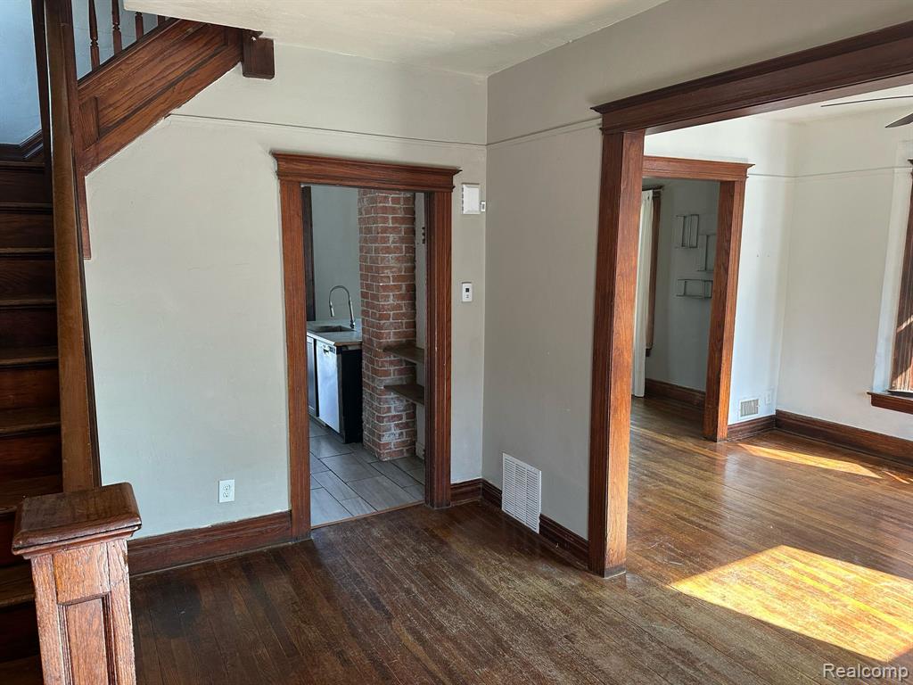 4132 SEMINOLE Street, Detroit, MI 48214 — Photo 4