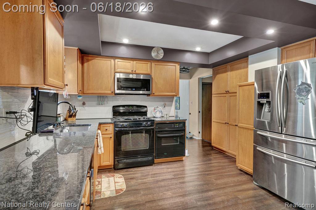 53147 Villa Circle, Utica, MI 48316 — Photo 13