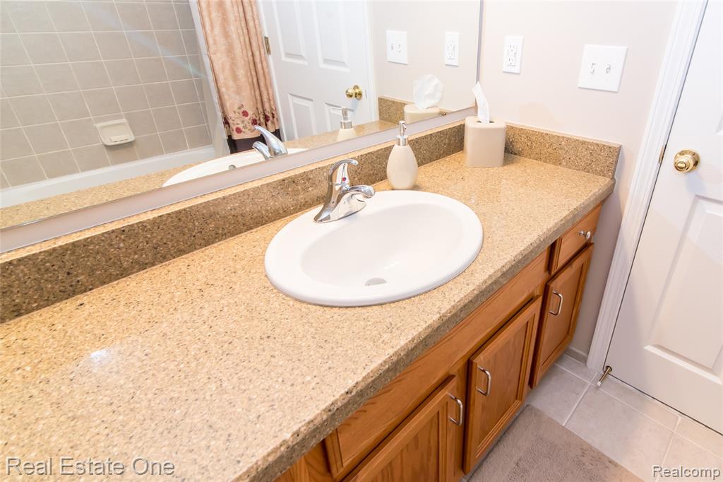 568 Woodhaven Drive, Walled Lake, MI 48390 — Photo 30