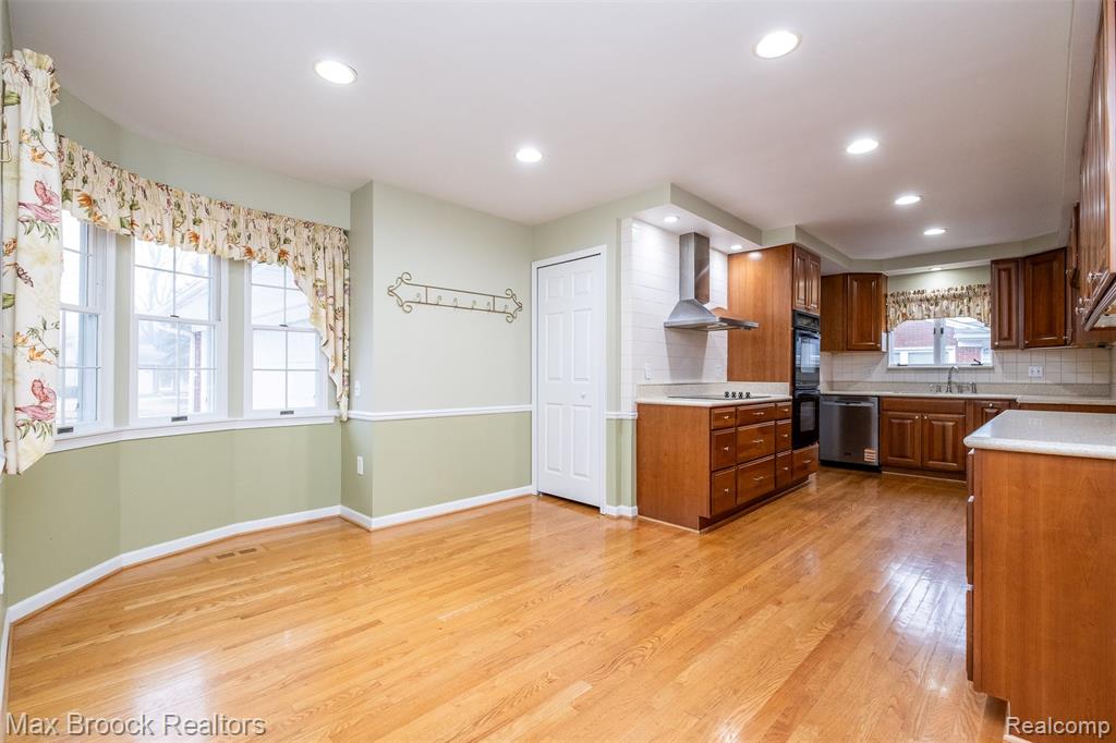 138 S Cranbrook Cross Road, Bloomfield Hills, MI 48301 — Photo 11