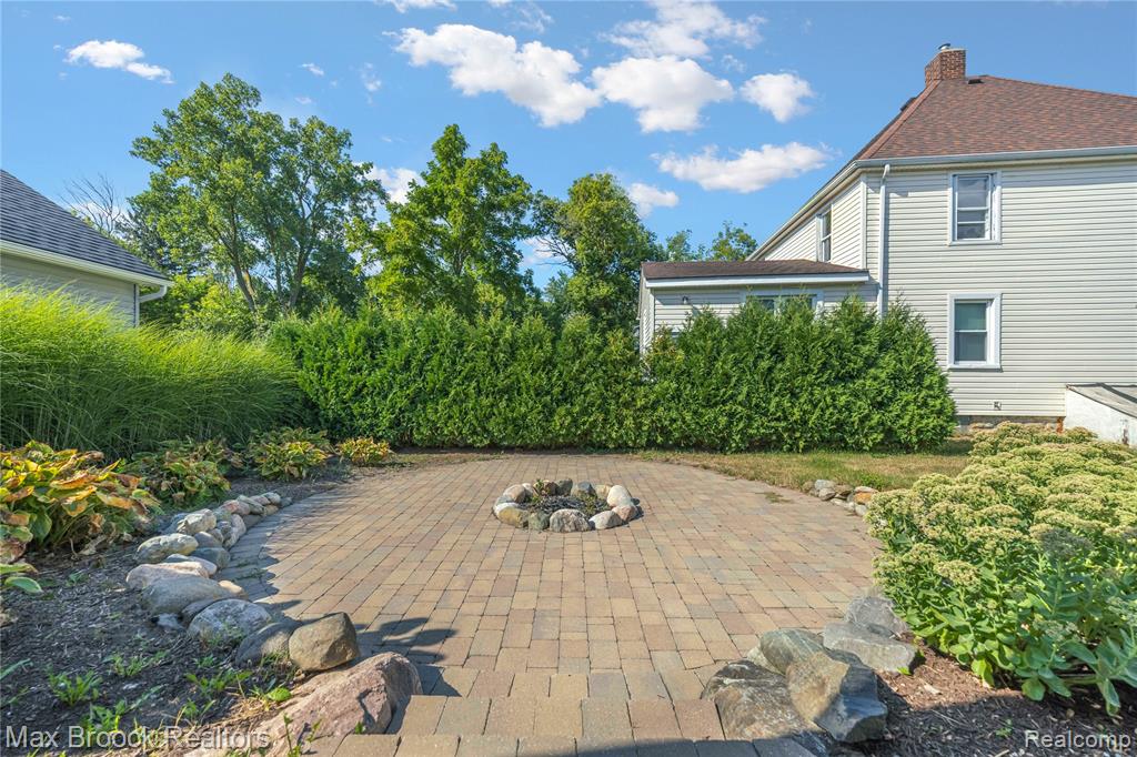 694 S Squirrel Road, Auburn Hills, MI 48326 — Photo 34