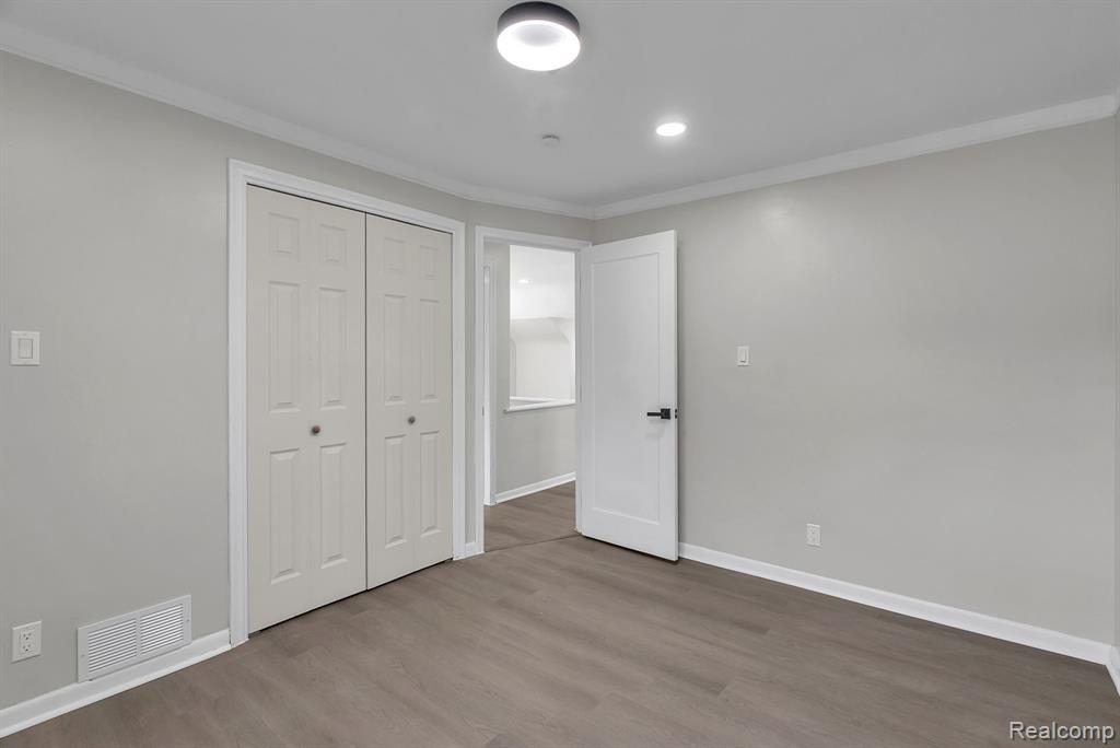 8128 Grayfield Street, Dearborn Heights, MI 48127 — Photo 40