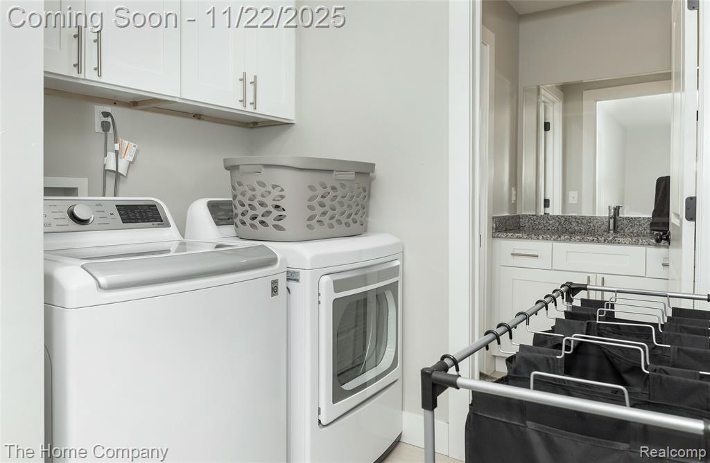 1226 E Bernhard Avenue, Hazel Park, MI 48030 — Photo 17