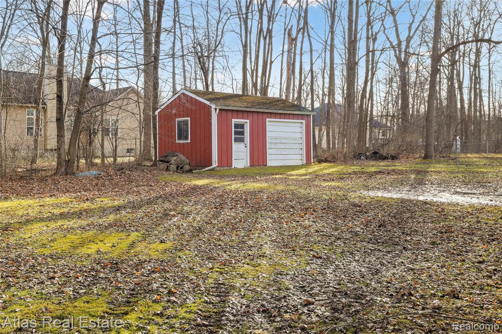 4386 Bennett Drive, Burton, MI 48519 — Photo 15