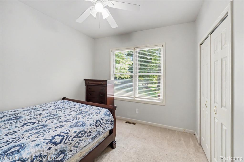 9843 Oak Valley Drive, Clarkston, MI 48348 — Photo 17