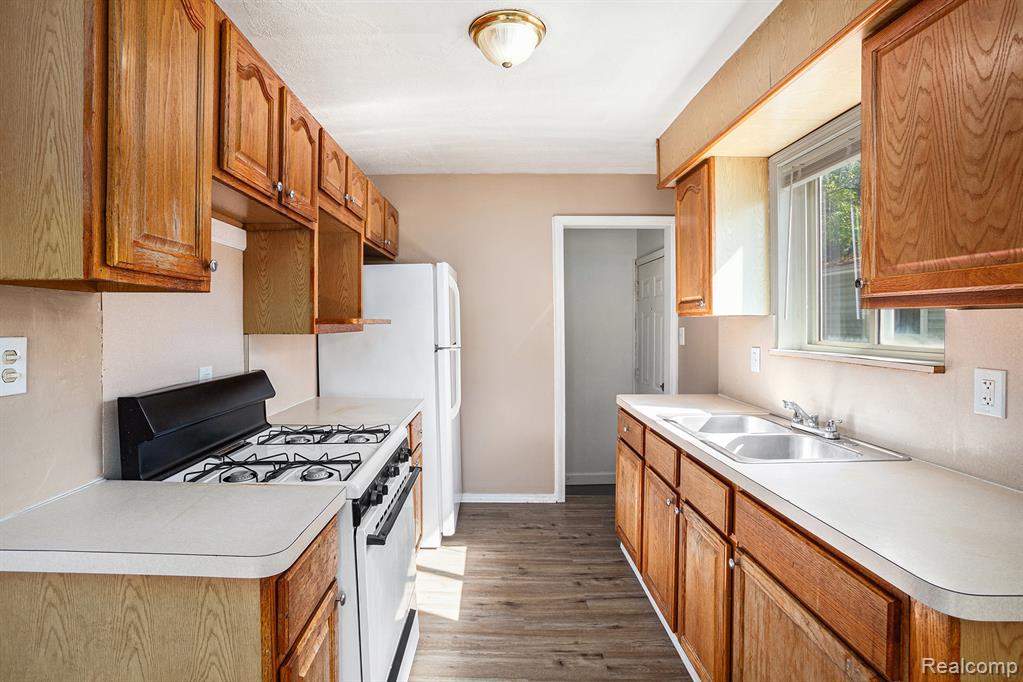 998 Dewey Street, Pontiac, MI 48340 — Photo 6