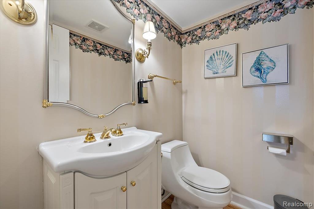 39573 Schroeder Drive, Clinton Twp, MI 48038 — Photo 27