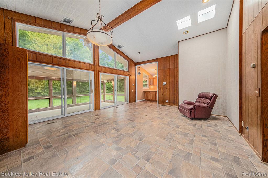9515 MEADOW Lane, Pinckney, MI 48169 — Photo 4