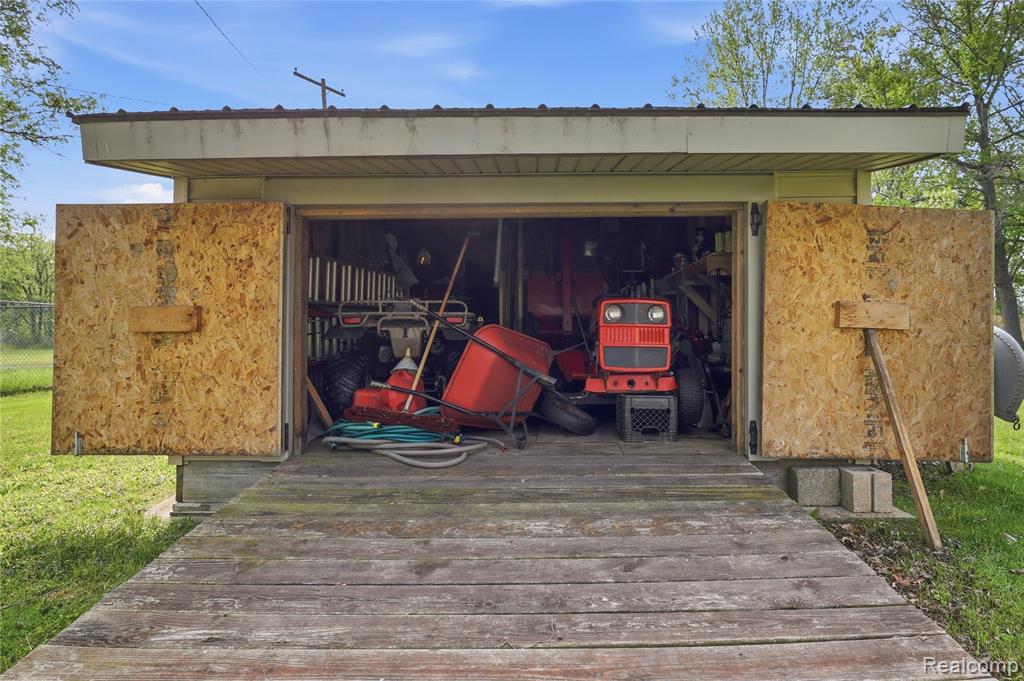 6556 Dickinson Island, Algonac, MI 48001 — Photo 25