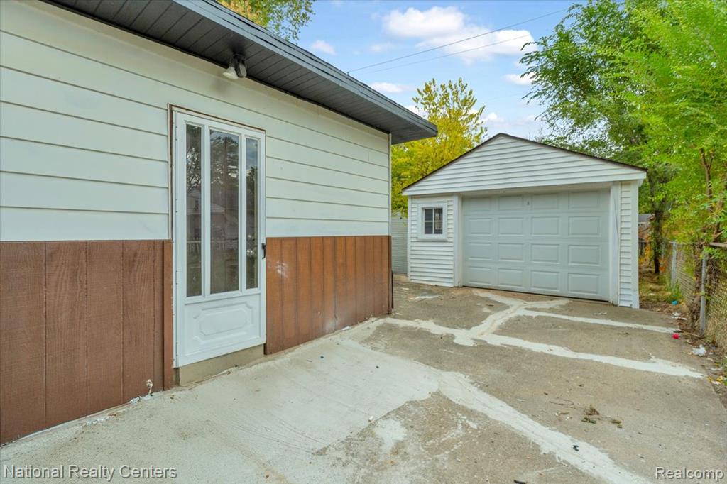 9020 Leverne, Redford, MI 48239 — Photo 28