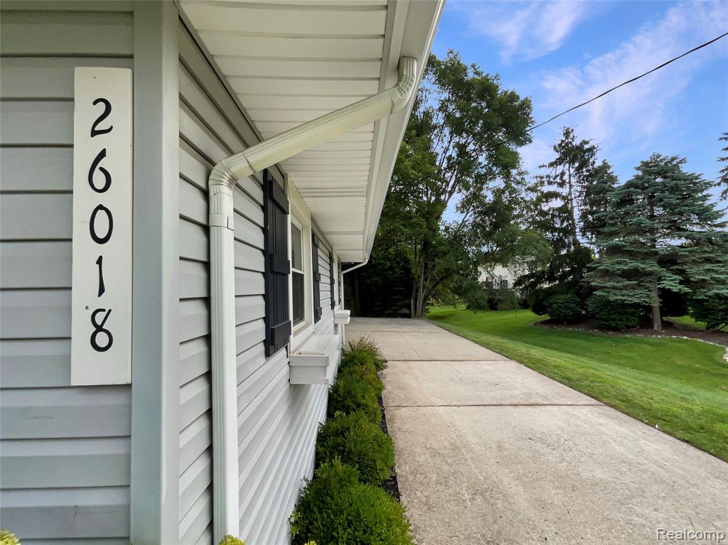 26018 Whipple Street, Novi, MI — Photo 9