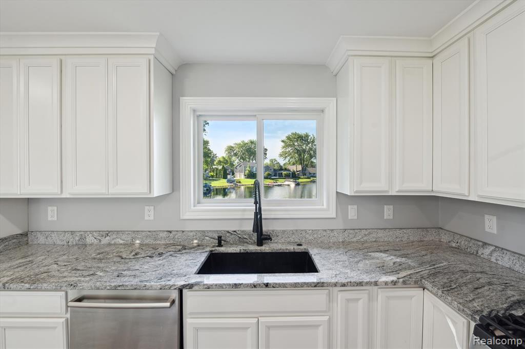 5100 Surfwood Drive, Commerce Twp, MI 48382 — Photo 15