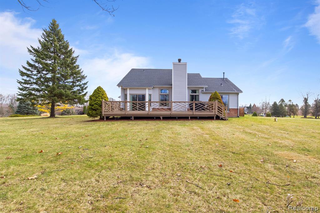 6330 STONEWOOD Drive, White Lake, MI 48383 — Photo 38