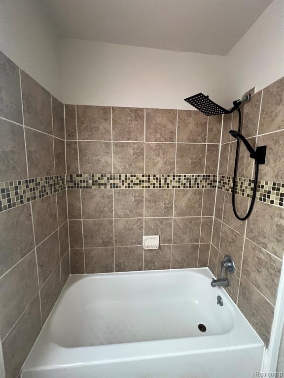 429 E Milton Avenue, Hazel Park, MI 48030 — Photo 11
