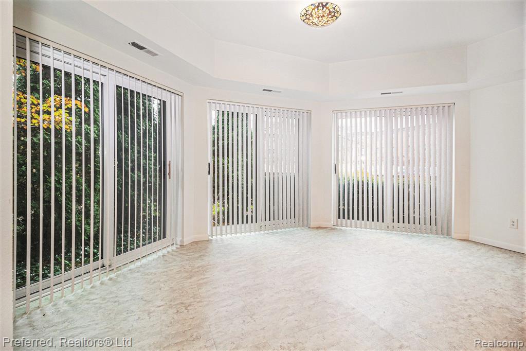 2125 NATURE COVE Court, 101, Ann Arbor, MI 48104 — Photo 4