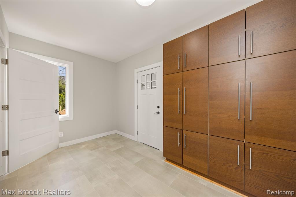 5240 CLARENDON CREST Street, Bloomfield Hills, MI 48302 — Photo 40
