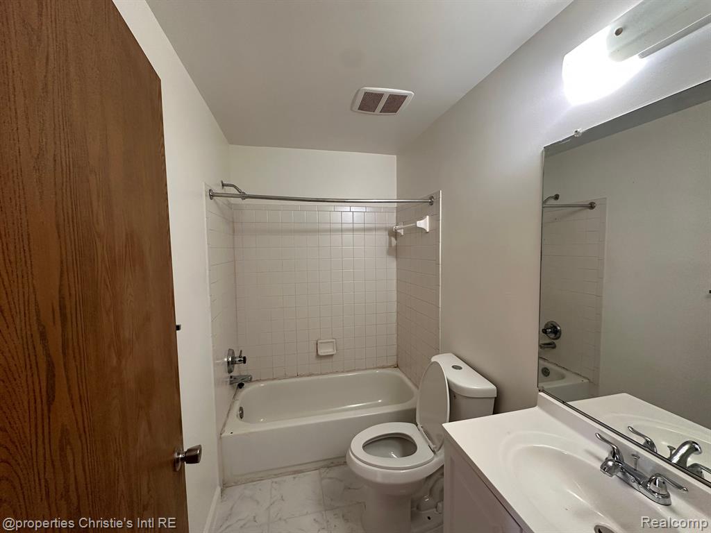 590 PARKVIEW Drive, Detroit, MI 48214 — Photo 5