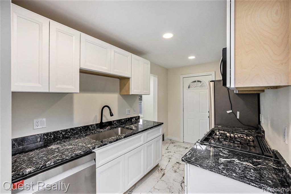 9 Hubbard, Mount Clemens, MI 48043 — Photo 11