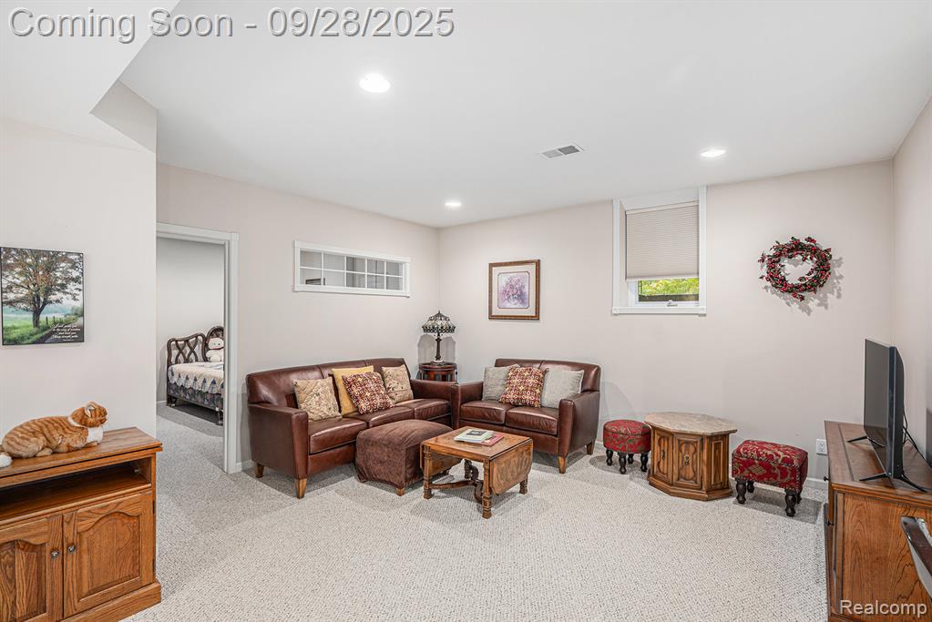 6138 Natures Cove, Grand Blanc, MI 48439 — Photo 21