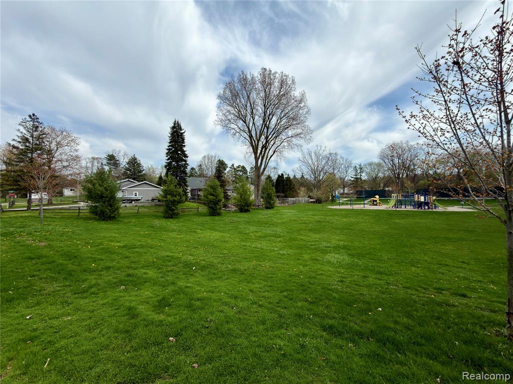 5934 Montebello Avenue, Haslett, MI 48840 — Photo 36