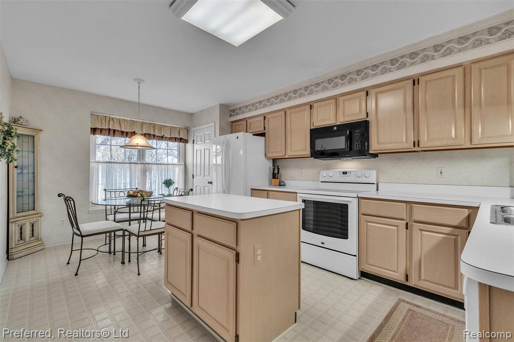39797 Muirfield Lane, Northville, MI 48168 — Photo 32