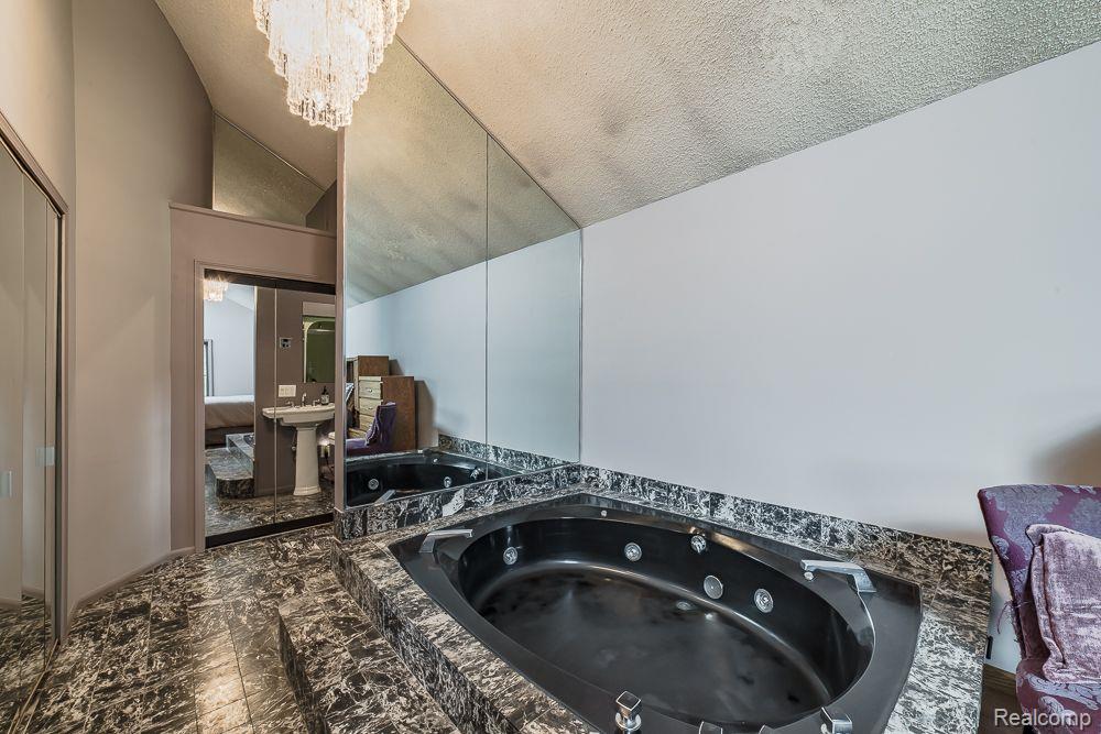 6576 Balmoral Terrace, Clarkston, MI — Photo 48