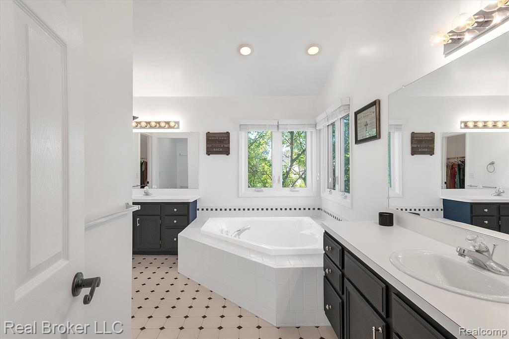 45169 MIDDLEBURY Lane, Canton, MI 48188 — Photo 34