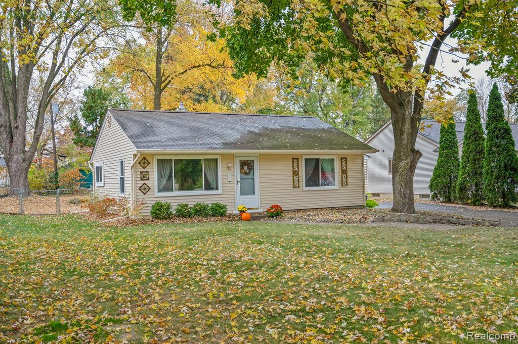 566 BAGLEY Street, Lake Orion, MI 48362 — front exterior