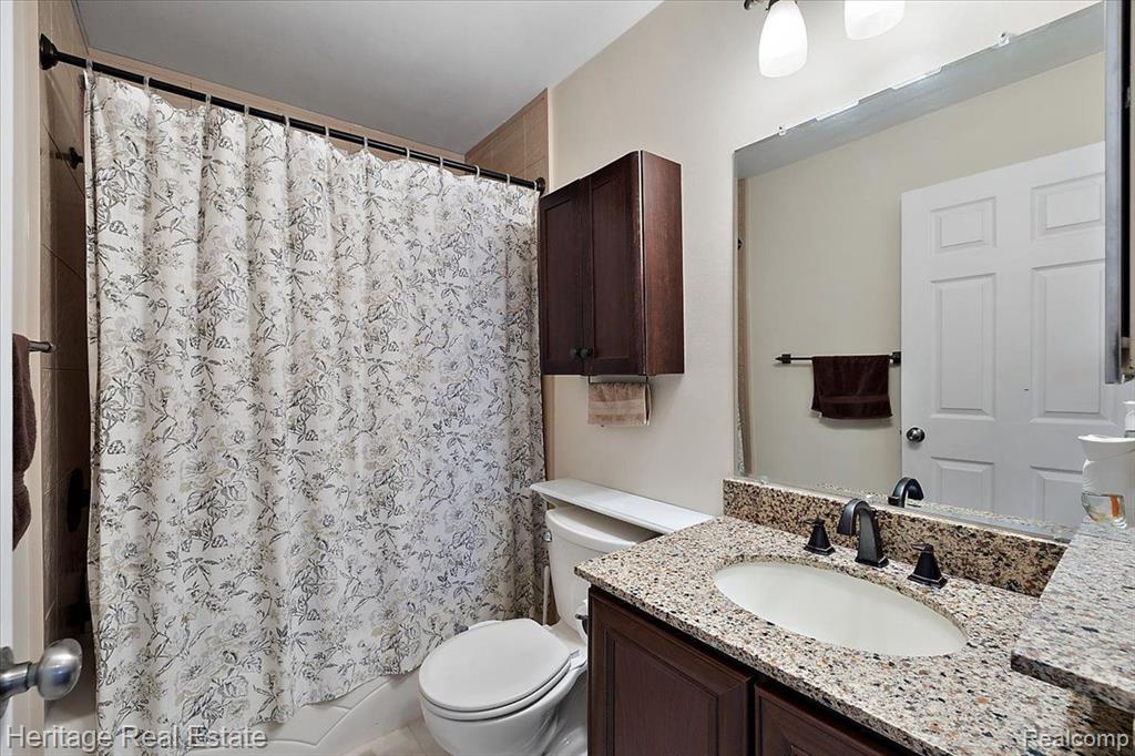 2855 ROUNDTREE Drive, APT 104 L, Troy, MI 48083 — Photo 18