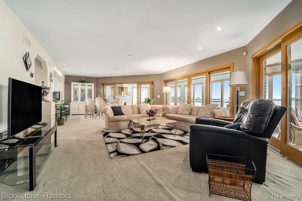 32315 N River Road, Harrison Township, MI — Photo 12