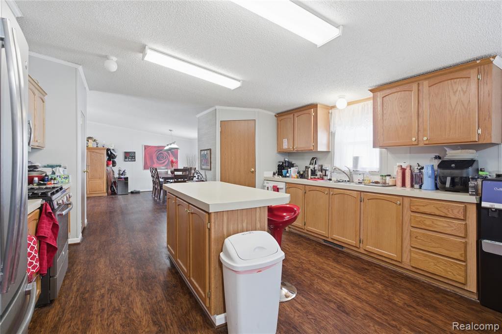 9857 Rembrandt Way, Fenton, MI 48430 — Photo 12