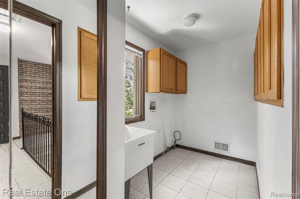 8329 Gray Street, Westland, MI — Photo 23
