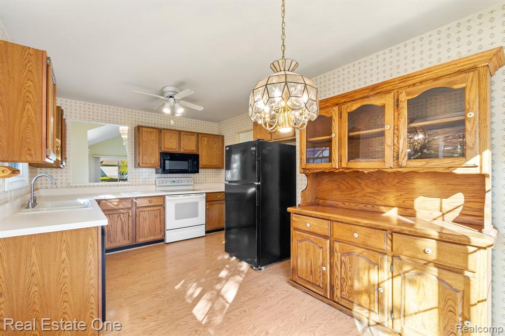 2588 Maple Forest Court, Wixom, MI 48393 — Photo 15